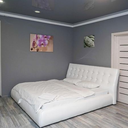 Cozy Apartment In A New Building Close To The Downtown Kiev Bagian luar foto