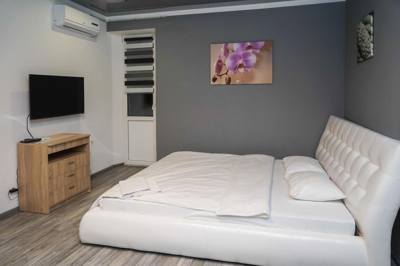 Cozy Apartment In A New Building Close To The Downtown Kiev Bagian luar foto